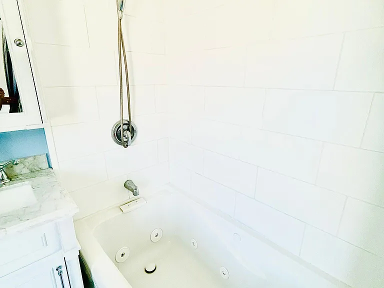 jacuzzi tub