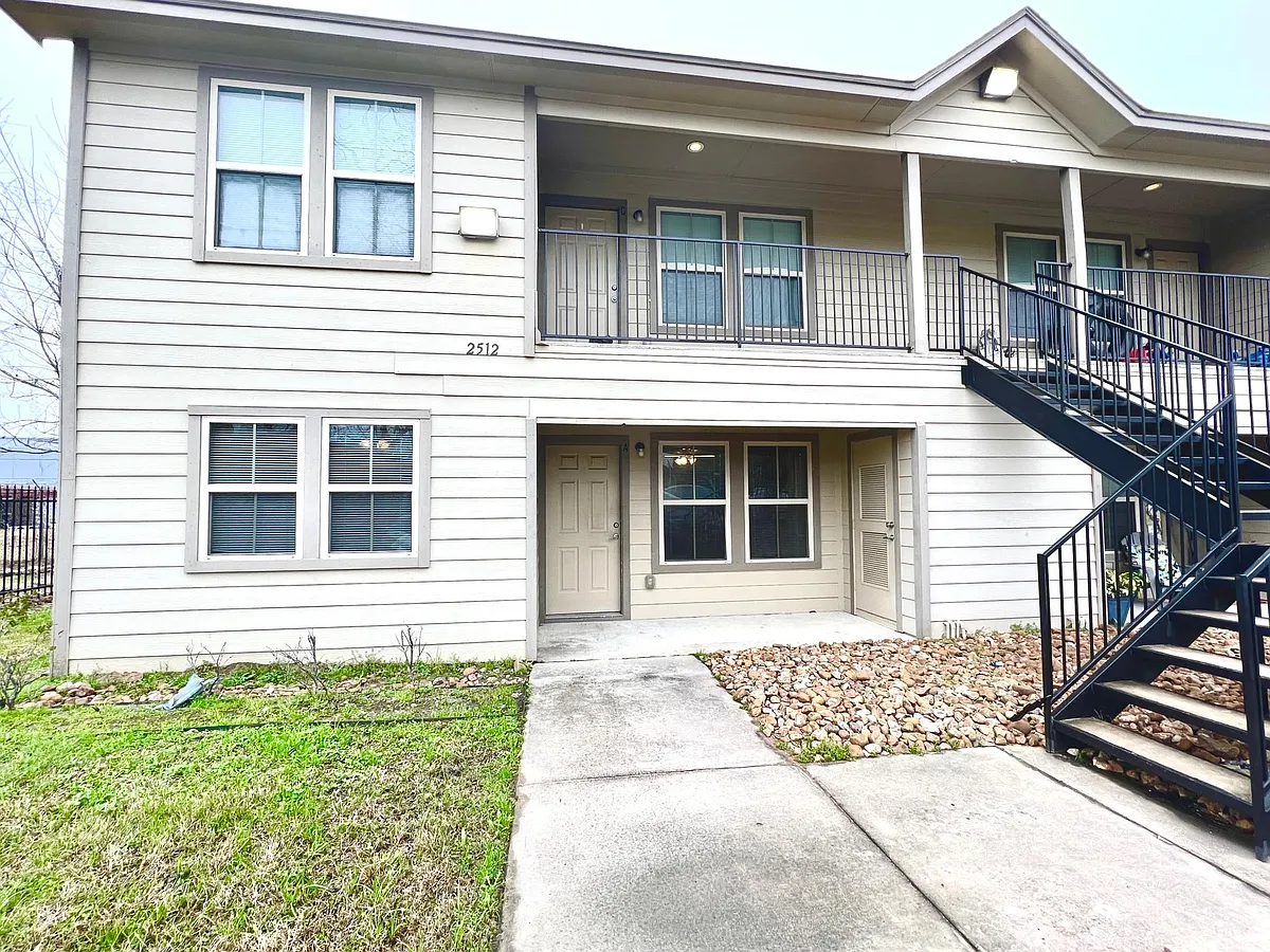 Building Photo - 2512 S Houston Ave #D