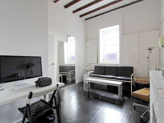 5th image of 449 W 22nd St #5A