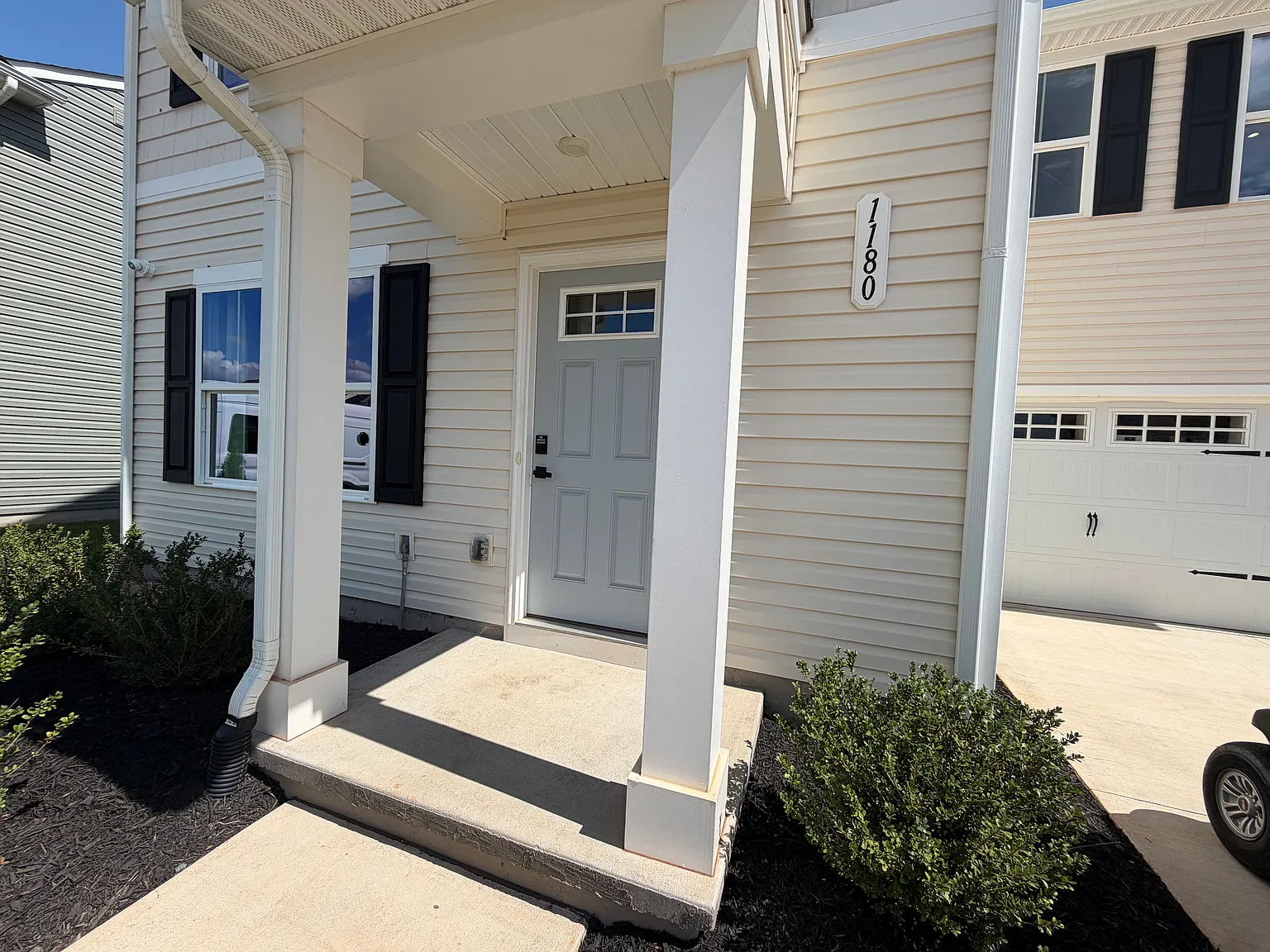 4 bed, 2.5 bath, 1658 sqft, $2,500 — Photo 2