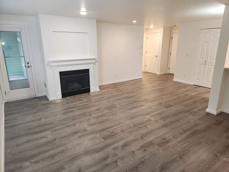 7315 47th Ave SW #101 — Photo 11