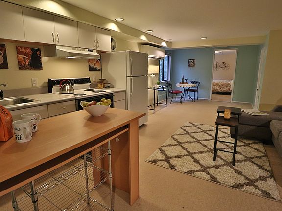 5th image of 10539 Alton Ave NE