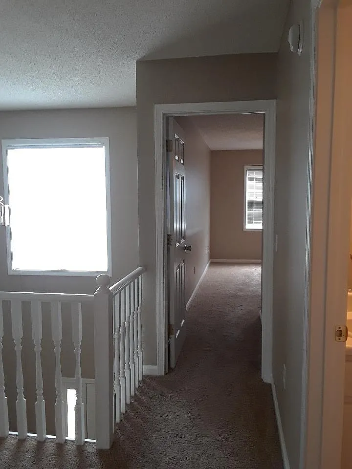 3 bed, 2.5 bath, 1493 sqft, $1,375 — Photo 3