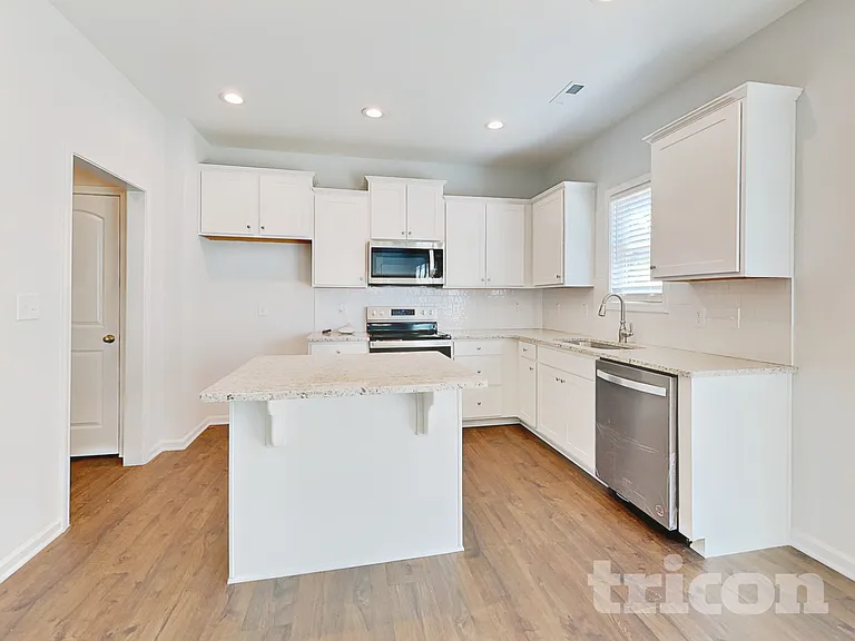 181 Brisbane Dr — Photo 5