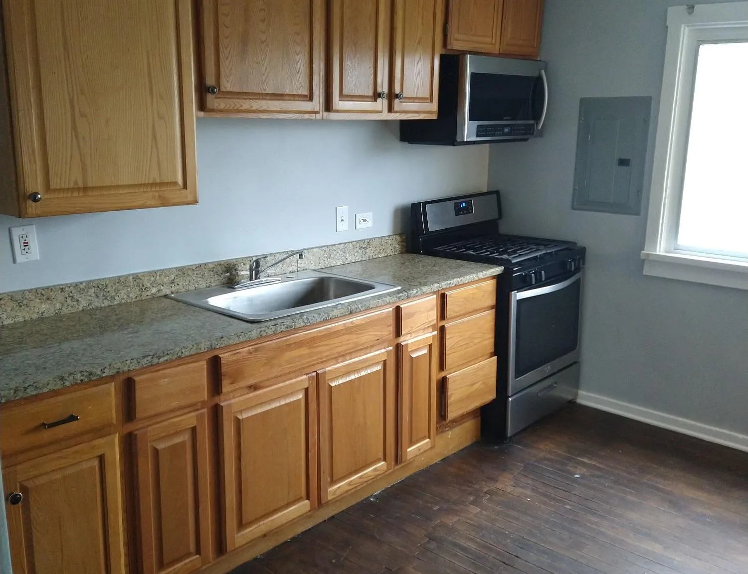 34151 Decatur Ct — Photo 1
