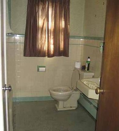 1st Floor Bathroom