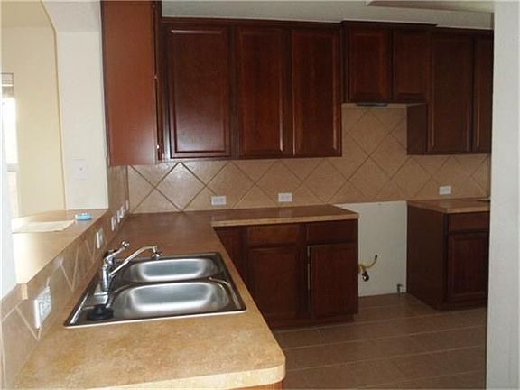 4th image of 13910 Tinsley Ct