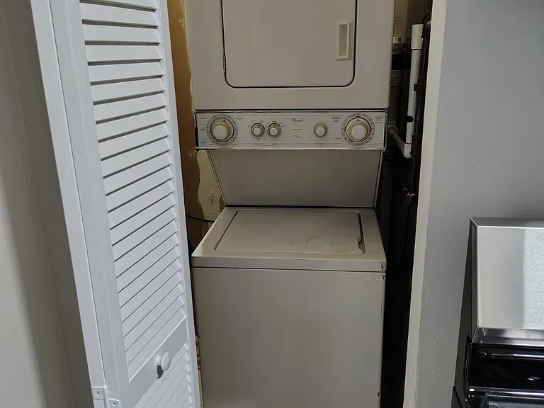 2955 N Spaulding Ave #2F — Photo 5