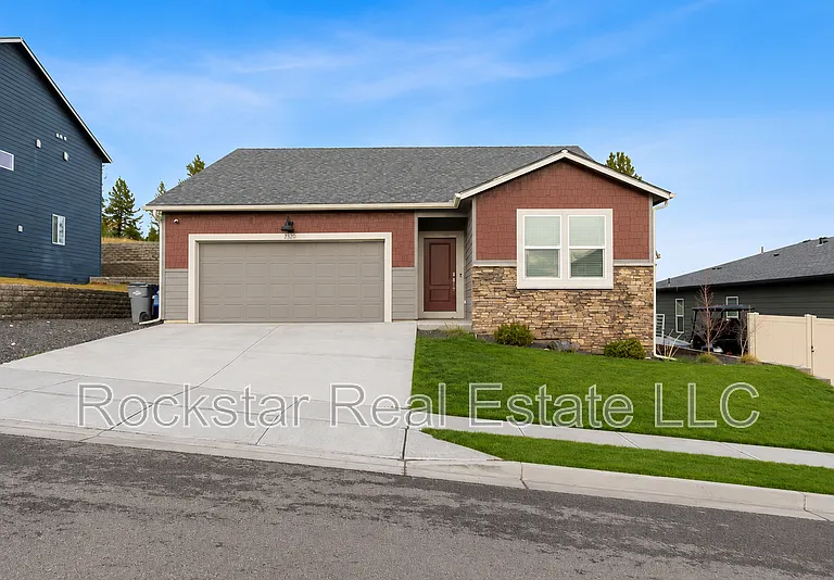 8215 S Avery Rd — Photo 2