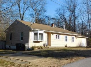 1300 W North St, Carbondale, IL 62901