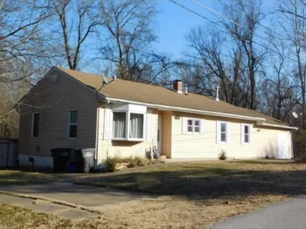 1300 W North St, Carbondale, IL 62901