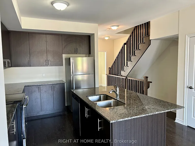 71 City Park Cir — Photo 6