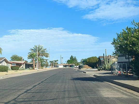 5th image of 252 N 58th Pl