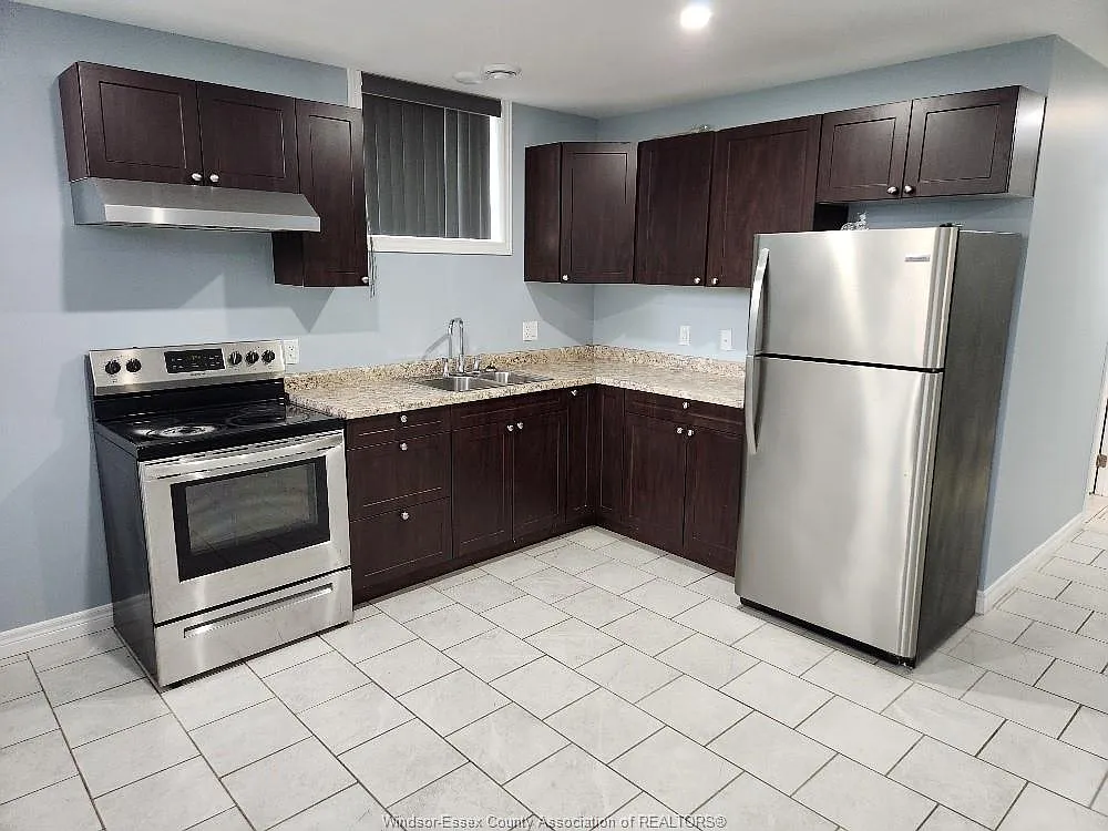 3 bed, $2,200 — Photo 3