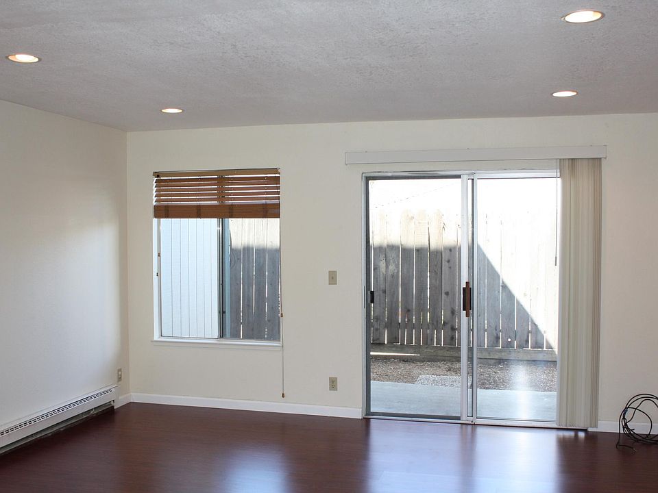 2nd image of 839 Villa Ave