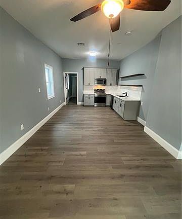 3rd image of 520 Whitney Ave