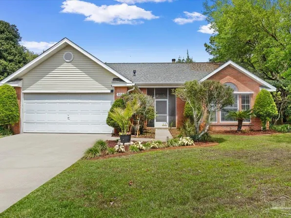 806 Linda Dr, Mary Esther, FL 32569