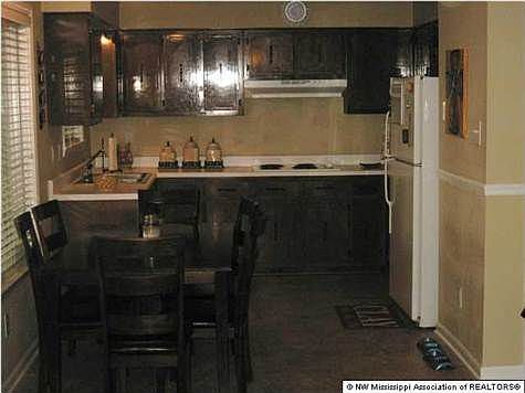 5th image of 748 Thornwood Dr