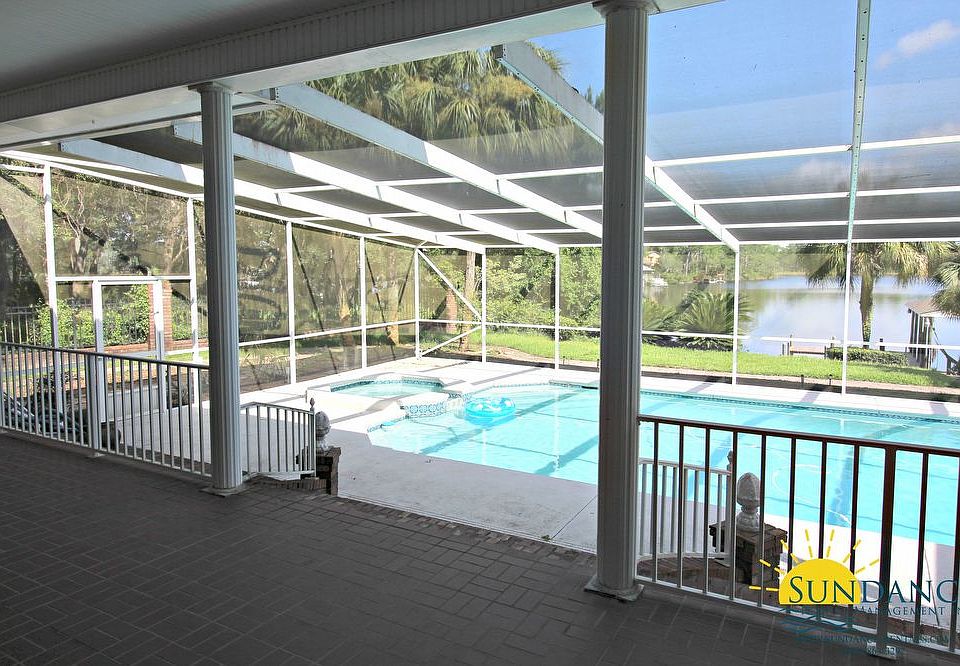 1st image of 1017 W Choctawhatchee Dr