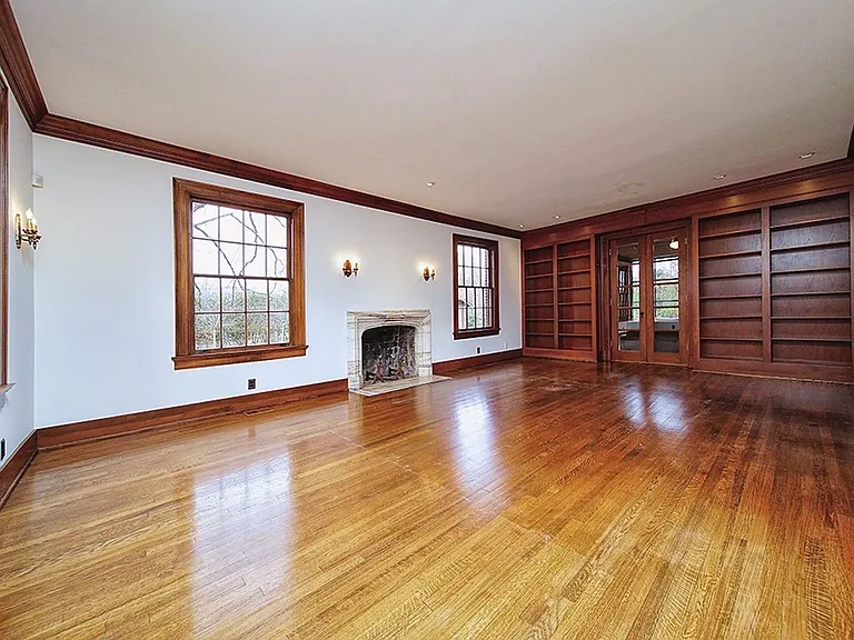 3944 Woodlawn Dr — Photo 6