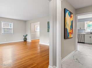 2612 Hounz Ln, Louisville, KY 40223