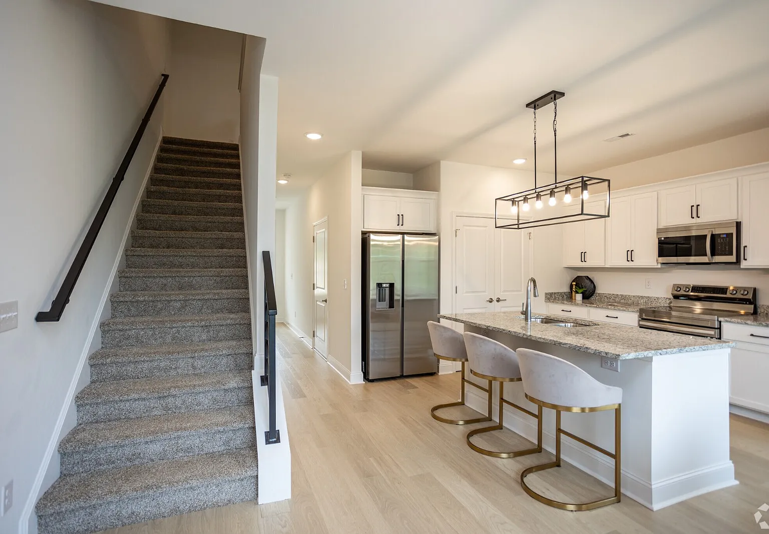 3 bed, 2.5 bath, 1516 sqft, $2,250 — Photo 4
