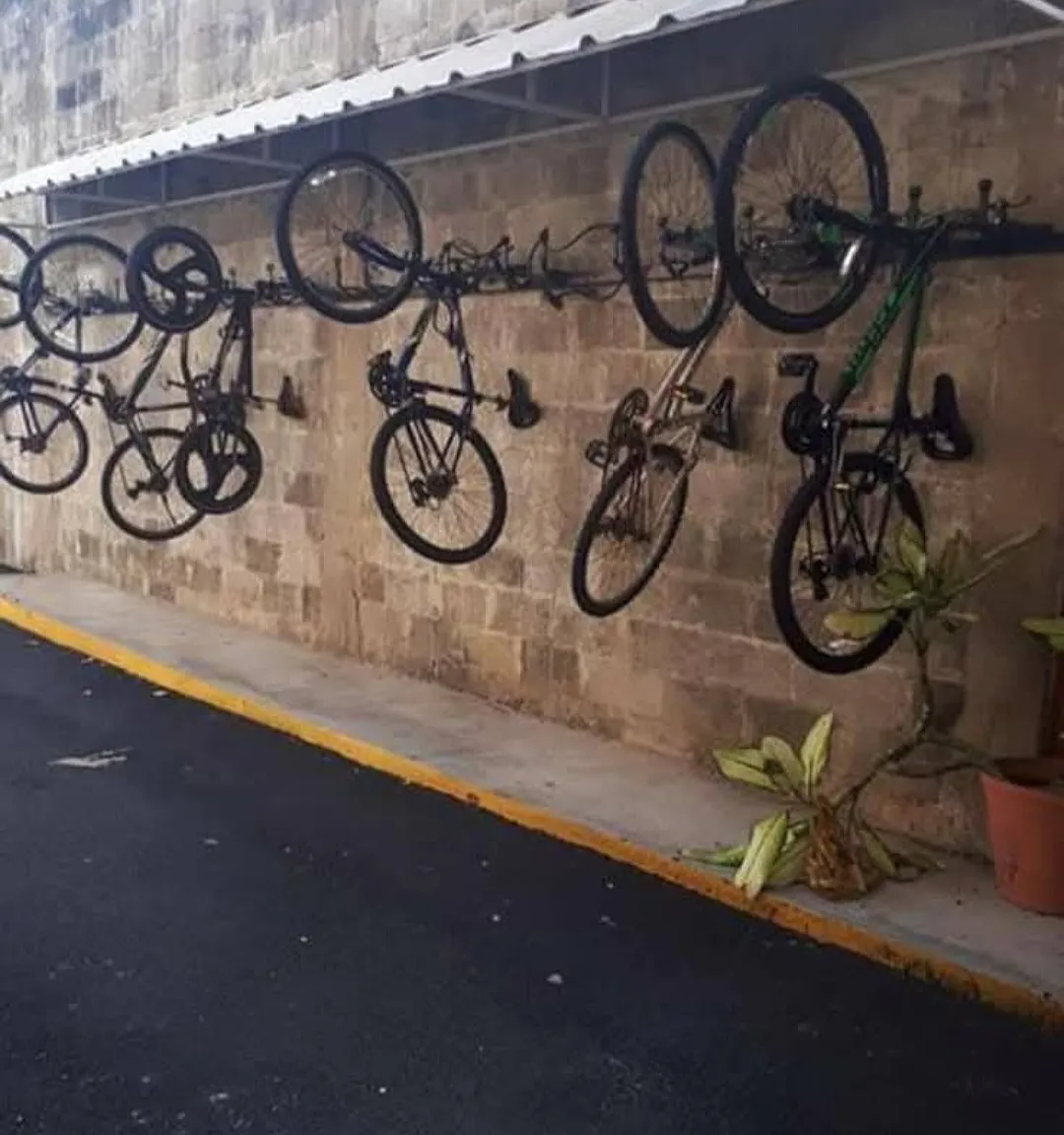 250 W Calle De La Candelaria — Photo 2