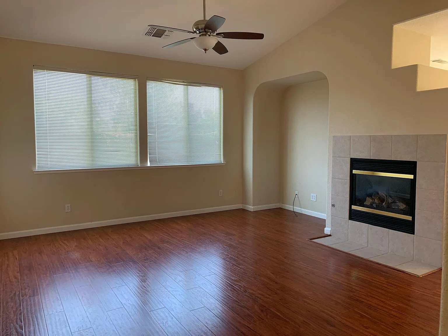 3 bed, 1683 sqft, $2,650 — Photo 2