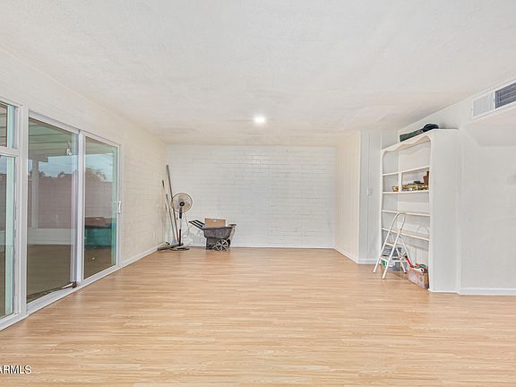 5th image of 4720 W INDIANOLA Avenue