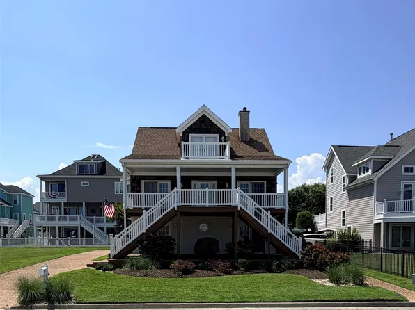 821 N 1st St, Hampton, VA 23664