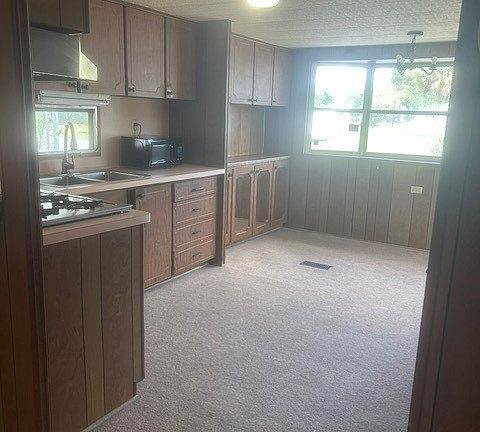 3rd image of 7 La Vista Dr #7