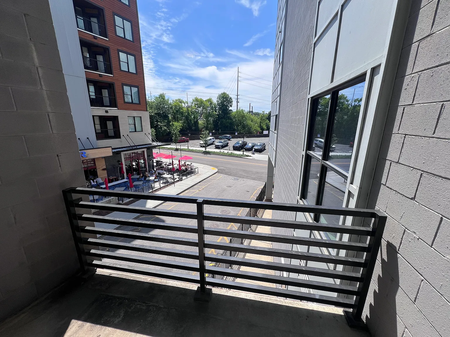 Studio, 893 sqft, $2,100 — Photo 2