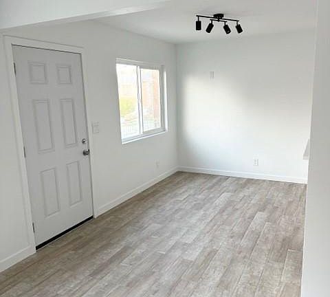 Dining area, front entrance.