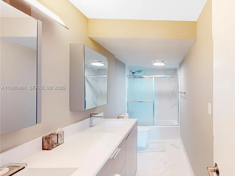 10275 Collins Ave #724 — Photo 7