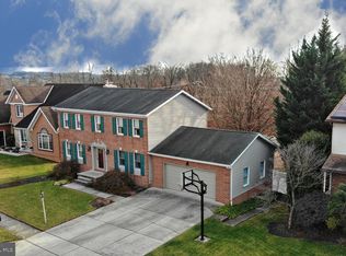717 Spruce Dr, Hanover, PA 17331