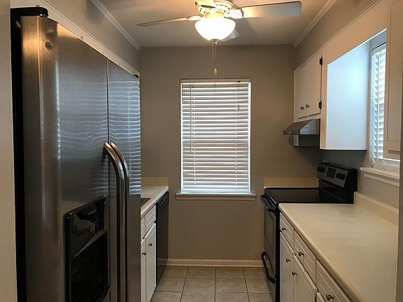 2nd image of 2451 Riverlook Dr