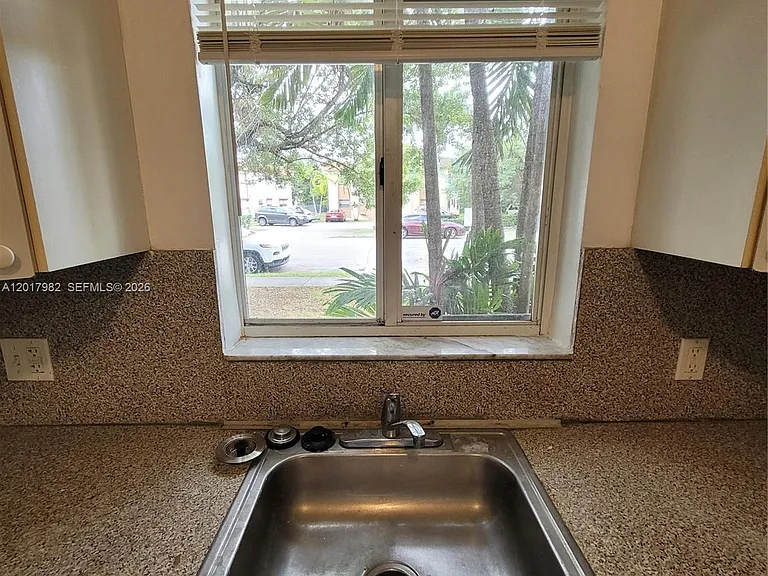 13950 NE 2nd Ave #1A — Photo 13