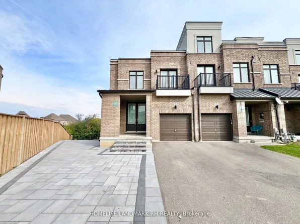 28 Elyse Ct, Aurora, ON L4G 2C9