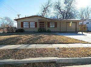 2nd image of 2134 Huntington Dr
