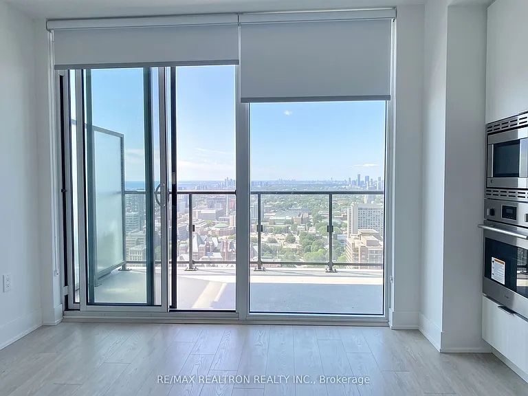 955 Bay St #3904 — Photo 1