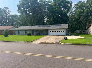 205 E Busbee St, East Camden, AR 71701