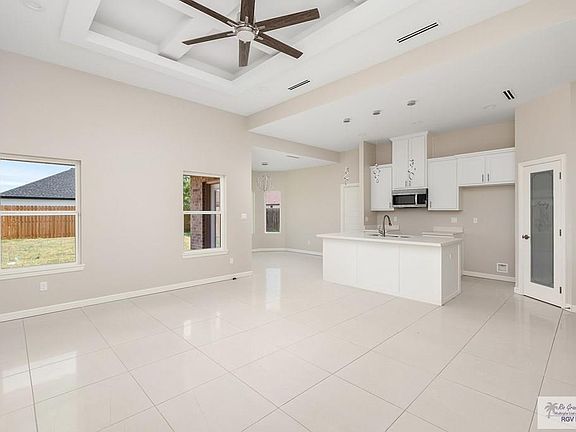 3rd image of 1122 Grandeur Dr