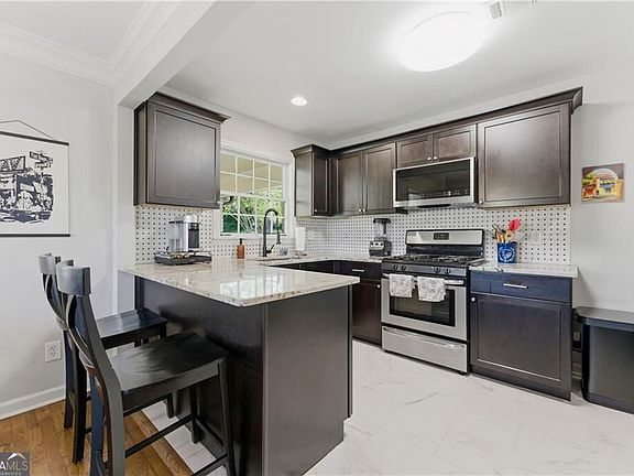 4th image of 1859 Winthrop Dr SE