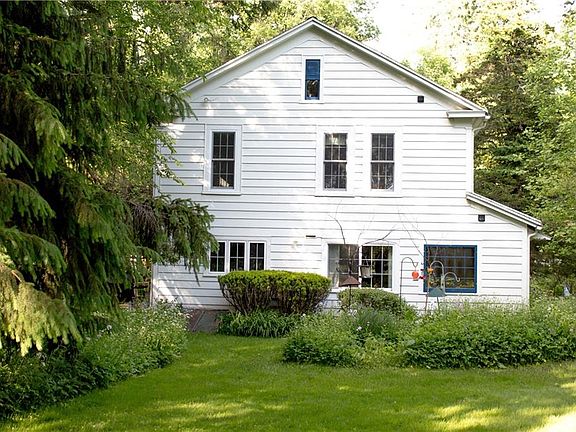 3rd image of 42 Gifford Ave