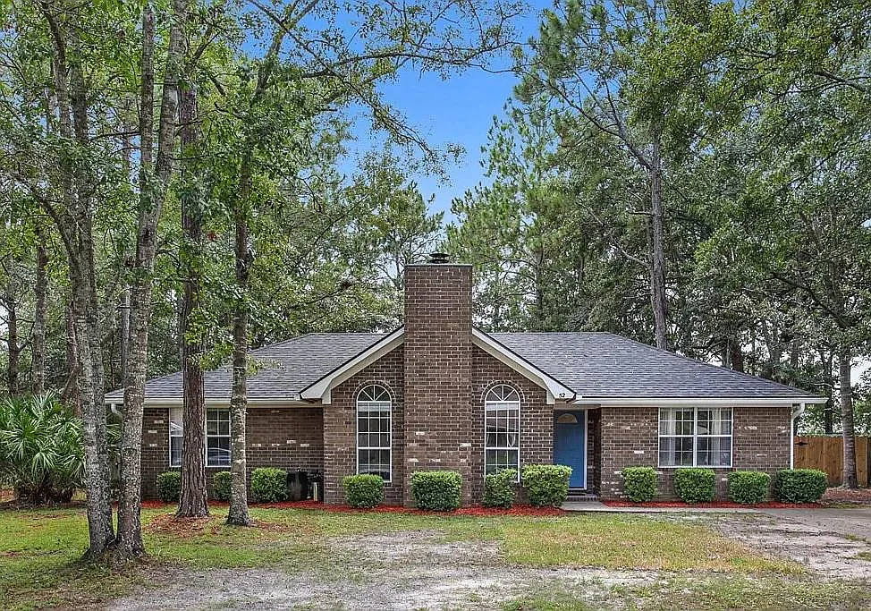 3 bed, 1530 sqft, $1,900 — Photo 1