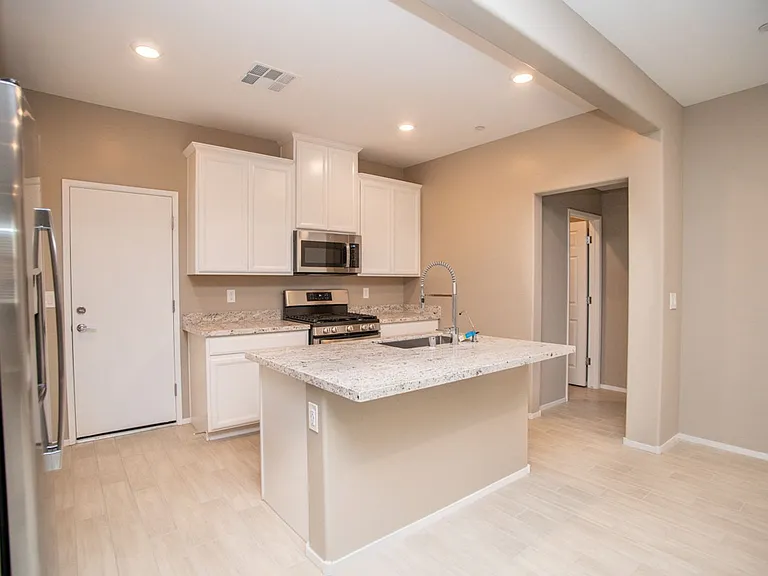 9 Alamere Falls Dr — Photo 19