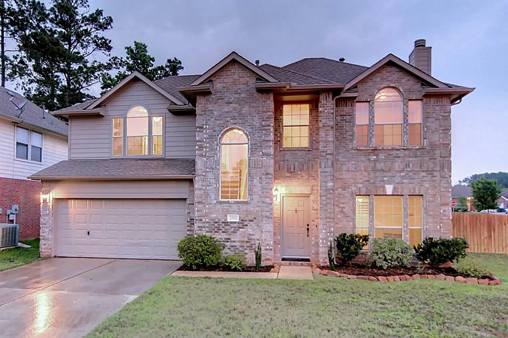 3 bed, 2.5 bath, 1871 sqft, $1,999 — Photo 1