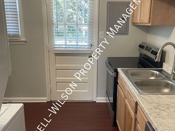 3rd image of 2221 Bernard St