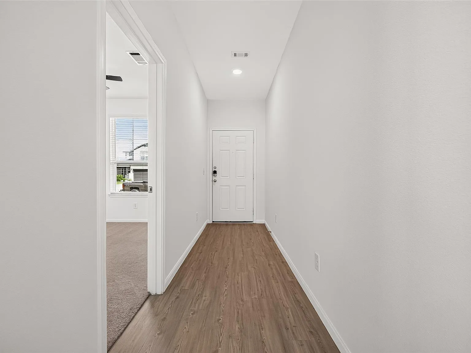 4 bed, 2.0 bath, 1699 sqft, $2,000 — Photo 3
