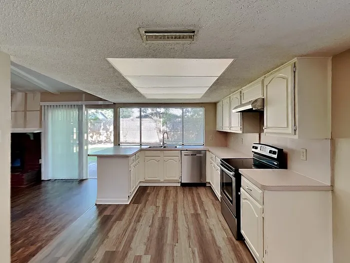 7409 Whitewood Dr — Photo 8